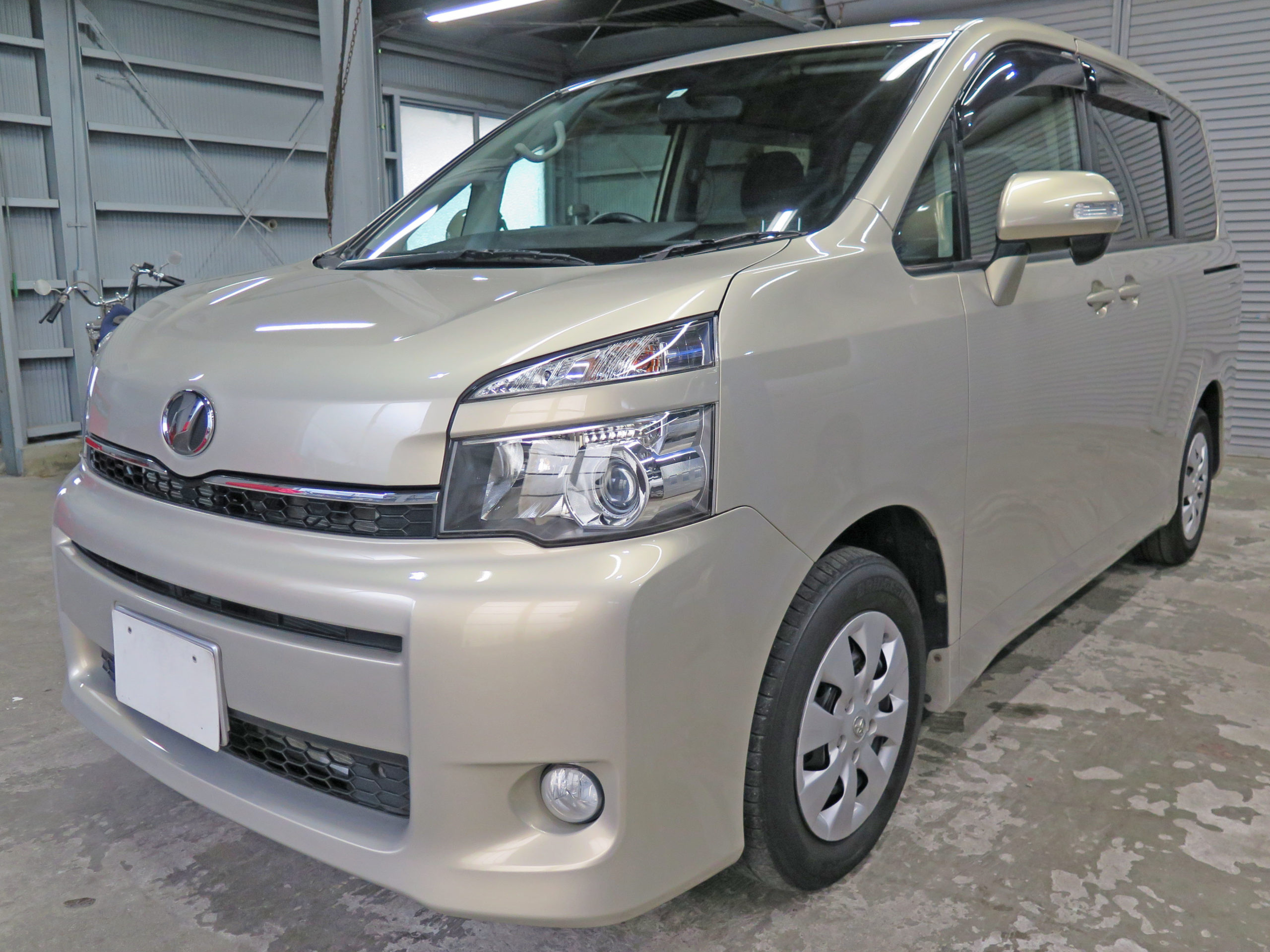 トヨタ ヴォクシー X 整備士の中古車販売店 ホリエカーサービス トヨタ ヴォクシー X 整備士の中古車販売店 ホリエカーサービス